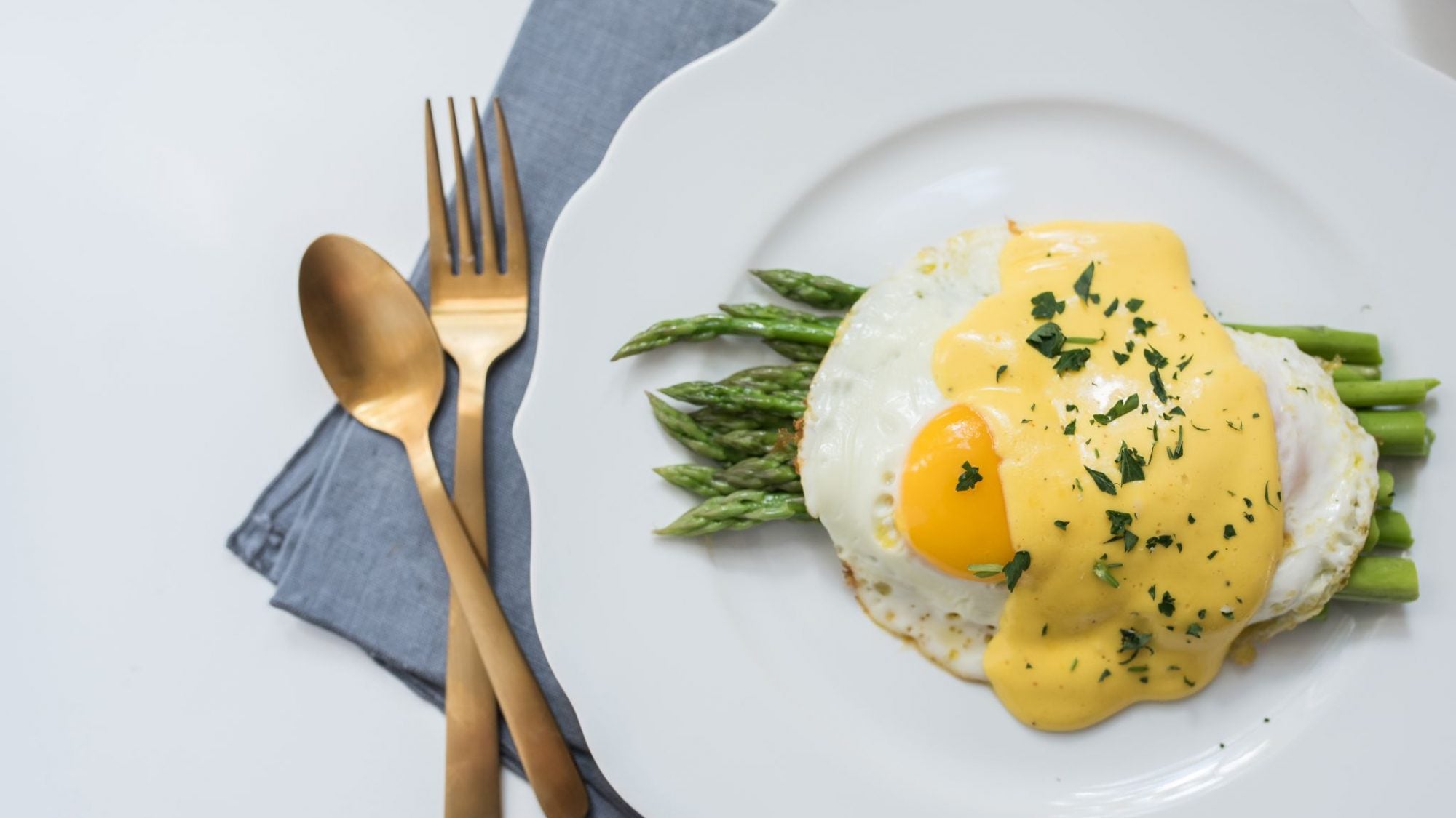 Foolproof Hollandaise Sauce {Keto and Gluten-Free}